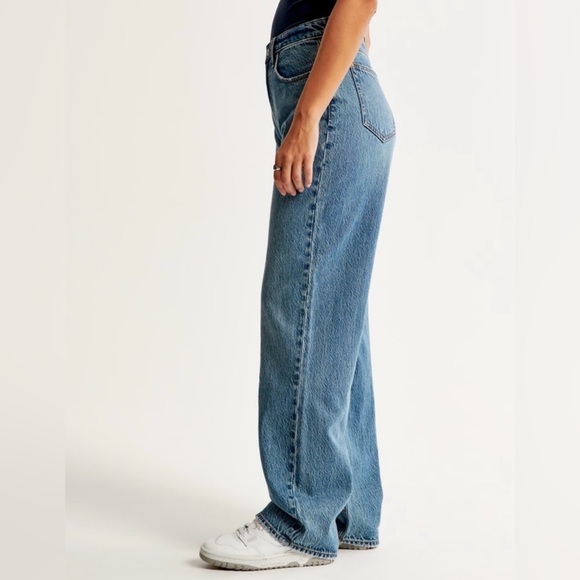 Abercrombie & Fitch Curve Love High Rise Loose Jeans Medium Wash Size 27 - Picture 2 of 8